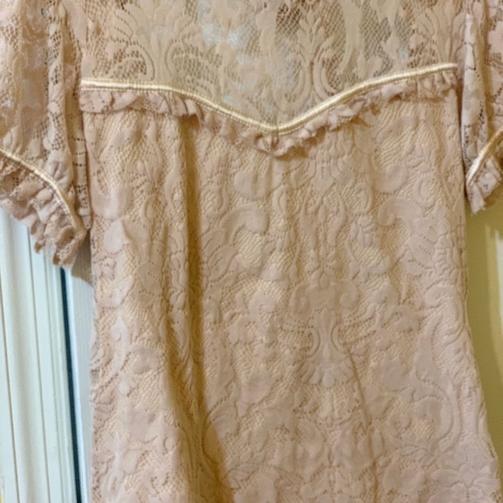 Beautiful Bebe lace top NWOT